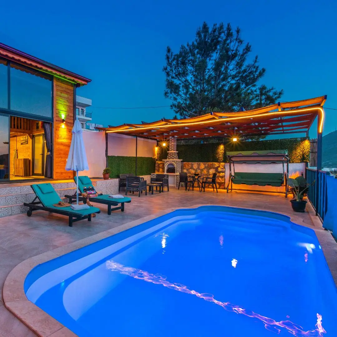  Swimming Pool Contractor